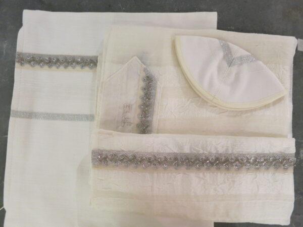 Women's Polyester Tallit Set with Silver Ribbons and Beaded Design
