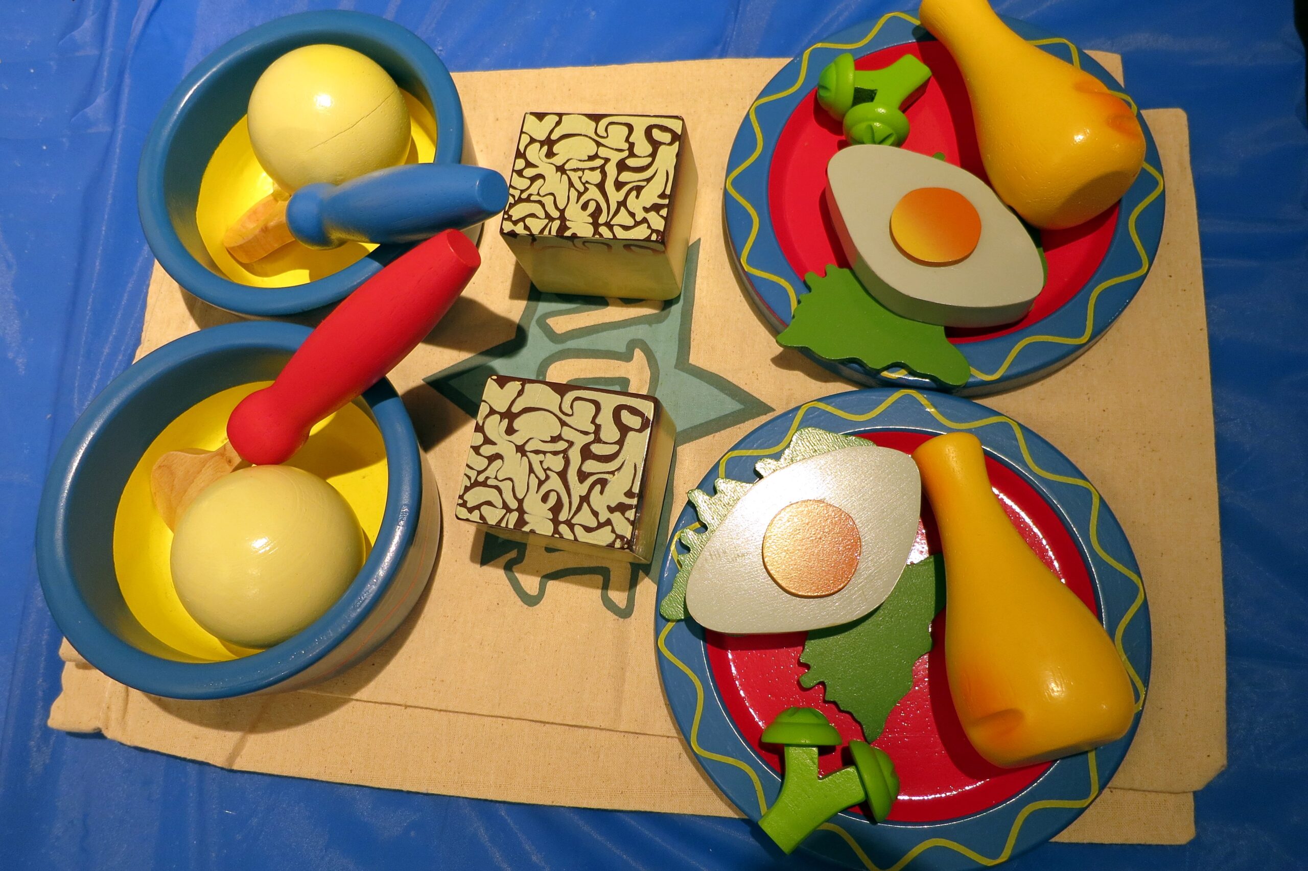 Wooden Shabbat Dinner for 2 Children's Set - Image 2